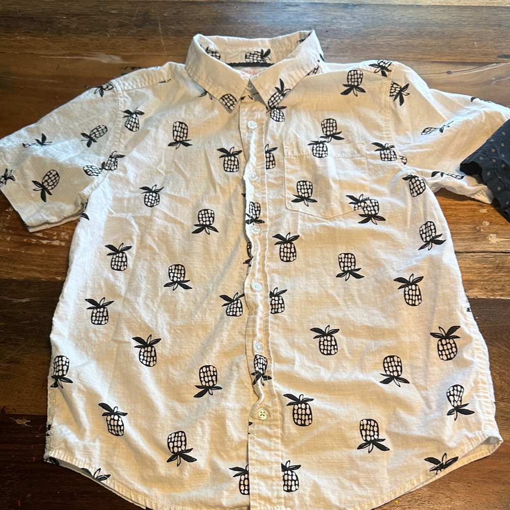 Bundle two button down shirts - Picture 6 of 12
